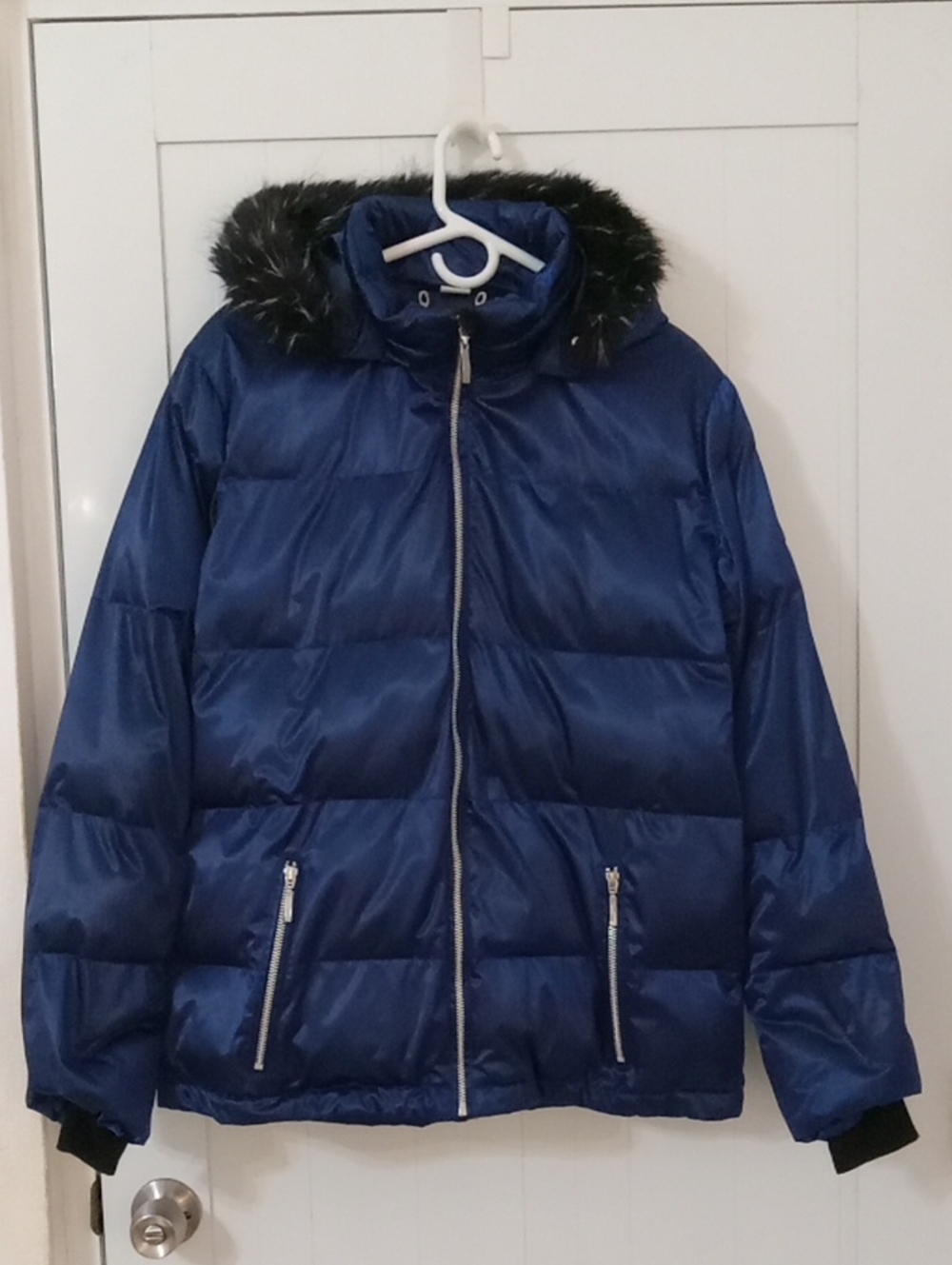 Obermeyer women's metallic Blue Ski Jacket with a beautiful fur hood